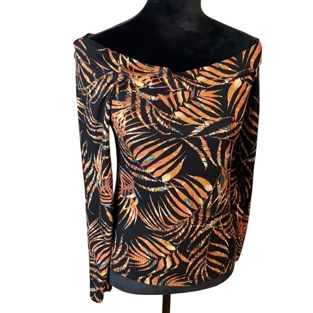 New with tags! Willow & Root Boat Neck Leaf Print Top, Size M